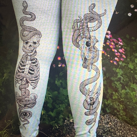 Shadows & Spirits~Leggings - Picture 1 of 12